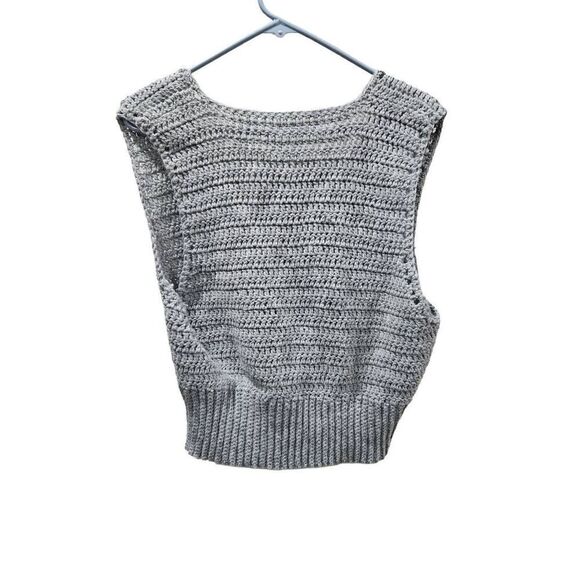Beautiful grey vest - Picture 6 of 7